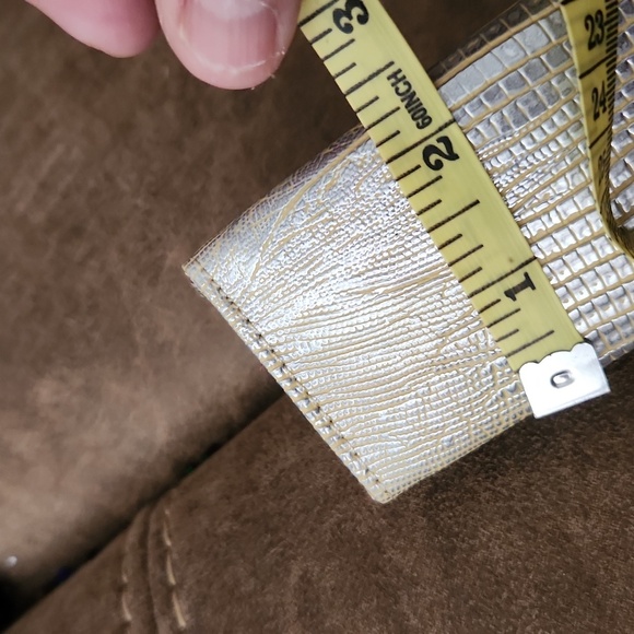 Judith Leiber Gold Snakeskin Print Eye Glass Holder Or Clutch - Picture 10 of 10